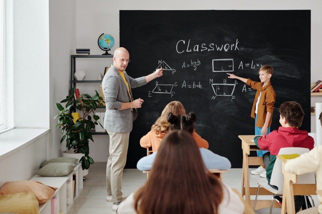 teacher having the first tutoring session with a student.